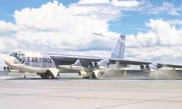 avion Italeri B-52G Stratofortress D&eacute;but Prod.