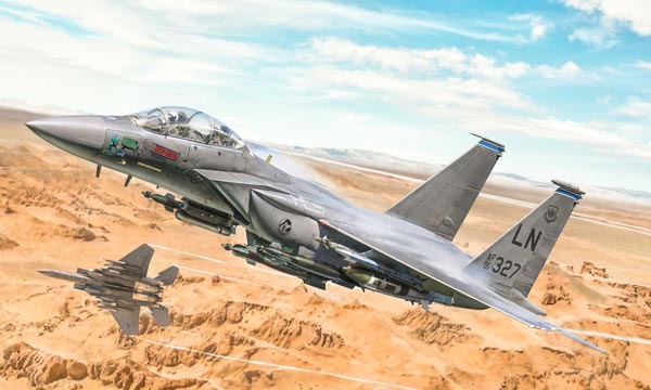 avion Italeri F-15E Strike Eagle