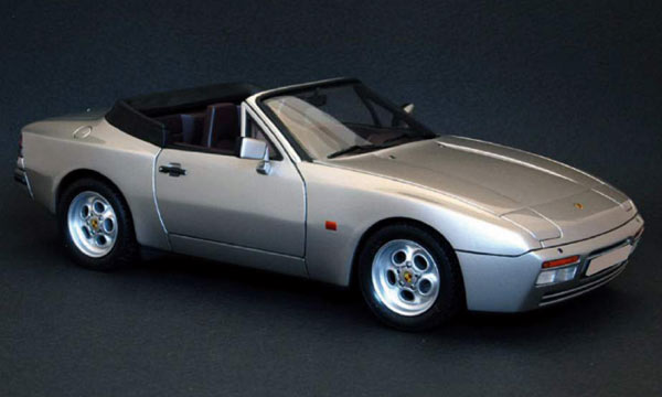 voiture Italeri Porsche 944S Cabriolet