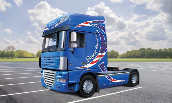 camion Italeri DAF XF105 &quot;Space America&quot;