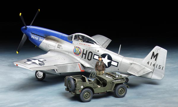 avion Tamiya P-51D Mustang et 1/4ton Light V.