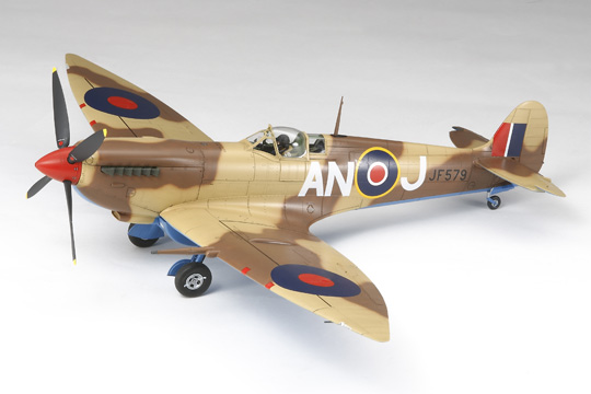 avion Tamiya Spitfire Mk.VIII          