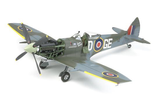 avion Tamiya Spitfire Mk.XVIe          