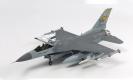 avion Tamiya F-16CJ avec Charges Externes avion Tamiya F-16CJ avec Charges Externes